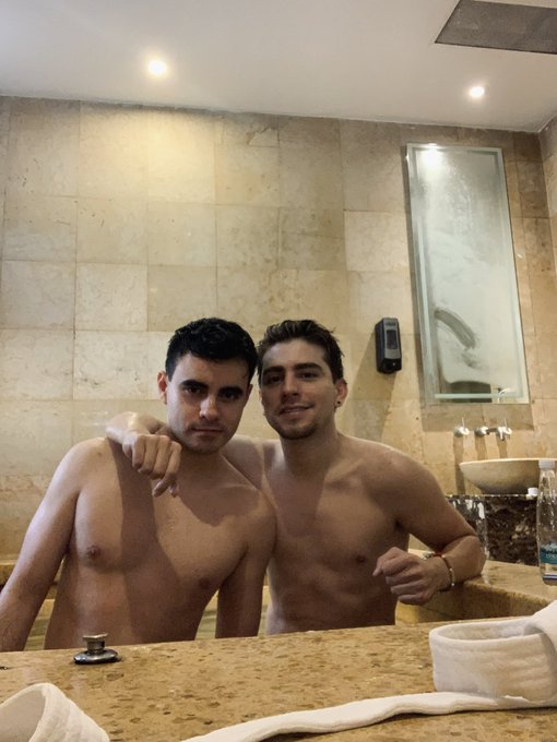 1 pic. HARD
@PieMike01 

https://t.co/swyaPRHYCB https://t.co/oprykW3gEm
