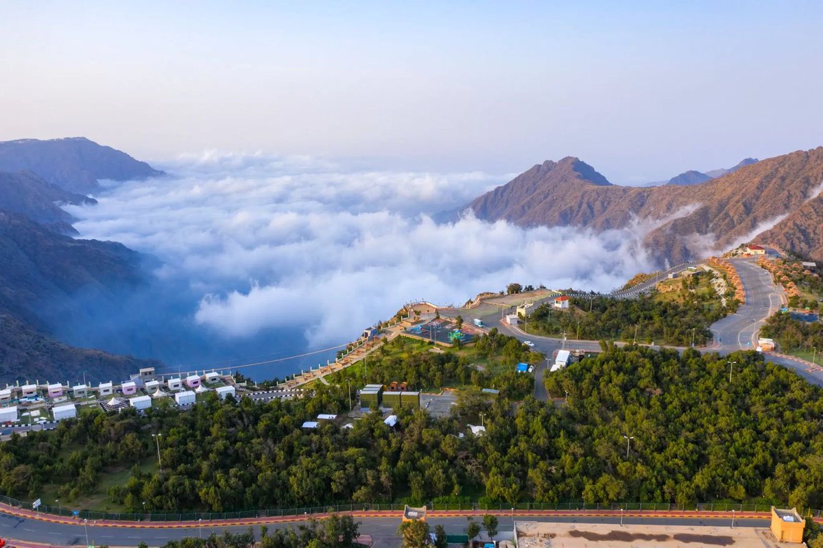 سمو #ولي_العهد يُطلق مكاتب استراتيجية لتطوير مناطق الباحة، والجوف، وجازان؛ بهدف تعظيم الاستفادة من المميزات النسبية والتنافسية لها، وتطوير البيئة الاستثمارية لتكون مناطق جاذبة للاستثمارات

#ولي_العهد_في_2021