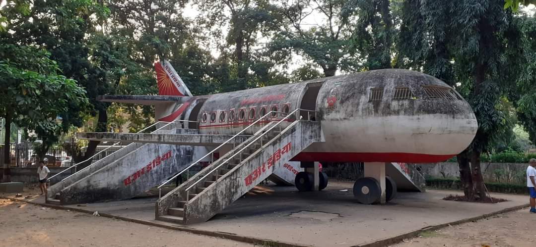 noahsark30's tweet photo. Hello Sir @RNTata2000,
Plz if possible assign someone to renovate our beloved airplane in Juhu garden, Santa Cruz West, Mumbai. We grew up playing in that plane it was our kind of Disney World.
#smallrequest #Tatasons #AirIndia #AirIndiaPlane https://t.co/8zvKXAYXKg