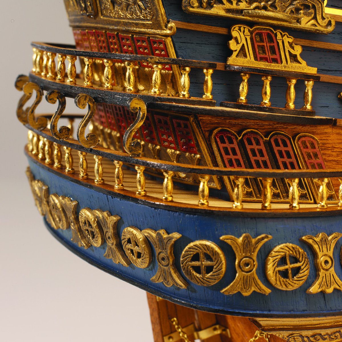 ModelSpaceDE's tweet photo. Als Flaggschiff der spanischen Armada war die San Felipe aufgrund ihrer Schönheit und Bewaffnung eine beeindruckende Macht auf offener See. Bestellt jetzt euren Komplett-Set und baut dieses schöne Schiff maßstabsgetreu nach! https://t.co/da3k5CdNX3 https://t.co/ZHI7nY81Ub