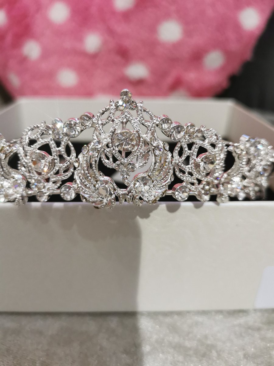 1stcomderry's tweet photo. Excited to share the latest addition to my #etsy shop: Celtic Knot inspired Diamante Tiara https://t.co/UP0lEQKZHl #silver #bridalheadpiece #brides #wedding #weddinghair #brideshair #bridalcomb #crystal #derry https://t.co/4INAphJrP9