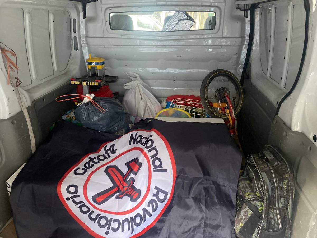 NrGetafe's tweet image. Se acercan las Navidades y debido a los tiempos difíciles hemos colaborado con la ONG @esenaccion, integrada en @HacerNacion, donando juguetes de vecinos de cara a la campaña navideña para que ningún niño se quede sin juguete.
#Madrid