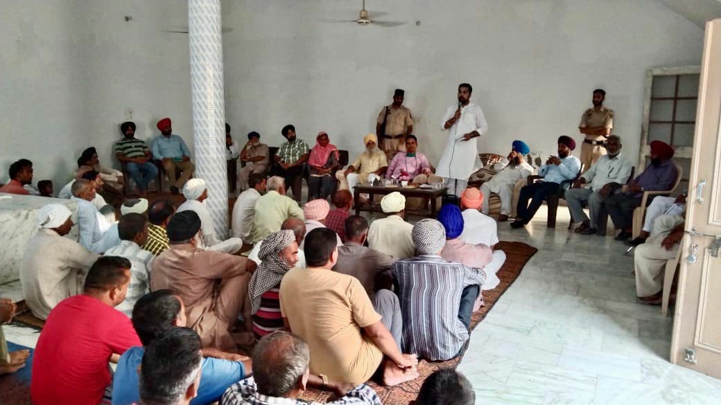 AngadSinghNWSR's tweet photo. Under the farmers relief scheme by @PunjabGovtIndia 69 #Farmers Of Village Chakli Sujat got Rs. 16 Lakh worth Cheques. 

We are with our #annadataas 🙏 https://t.co/niKYjGid60