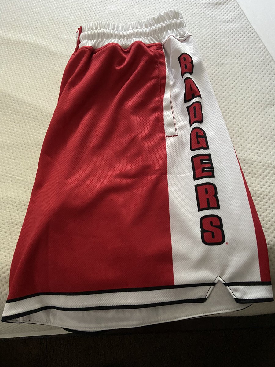n_olson's tweet photo. The 1999-2000 Wisconsin shorts from @19nine_threads are fantastic. #DickBennett #Duany #Kowske #Kelley #Vershaw https://t.co/PNdehmIYOP