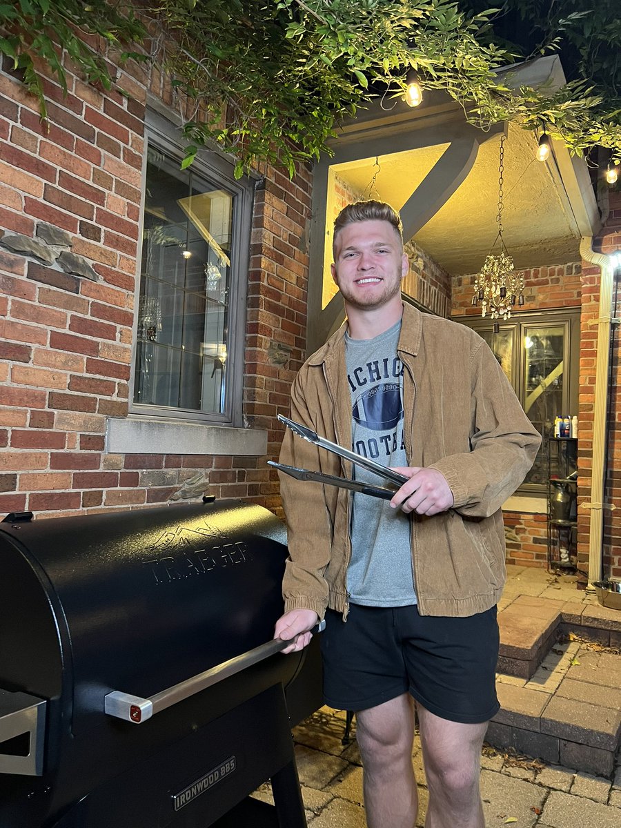 aidanhutch97's tweet photo. Wouldn’t know what I’d do without my @TraegerGrills https://t.co/6zTWiTR0j4