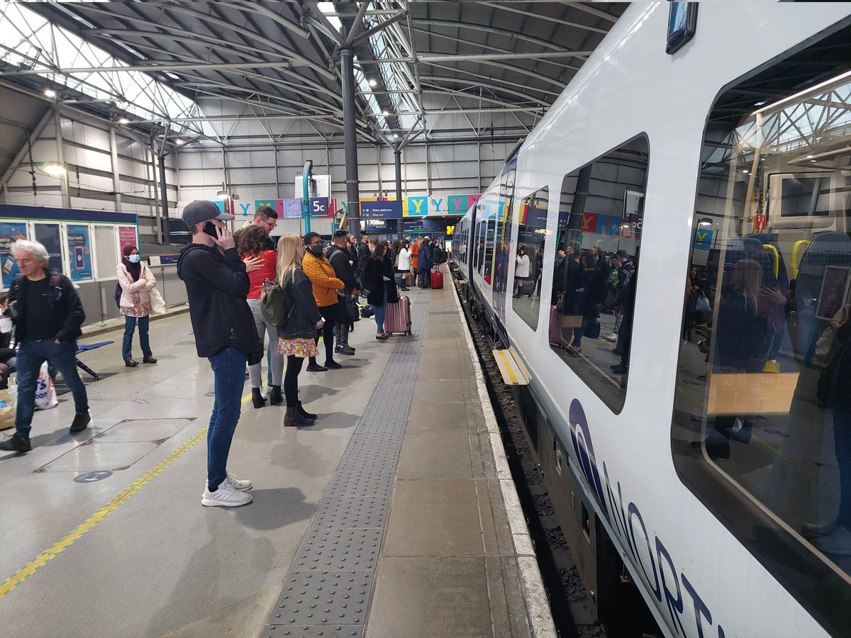 mikehatfield12's tweet photo. @northernassist @RAIL In this case 1719 LDS-MCV, BUT happens all the time at LDS with Northern never anywhere else or with other TOCs at LDS https://t.co/H7RE6O2AYG