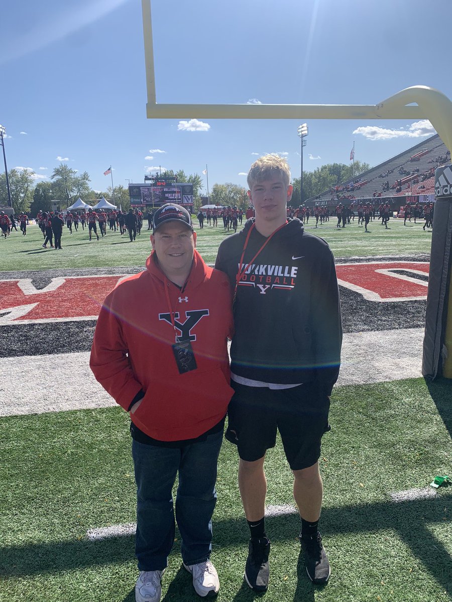 Jakedavies44's tweet photo. Had a great time at the @NIU_Football game yesterday! Thanks for inviting me out @J_Menage3 https://t.co/iPcJsJGD92