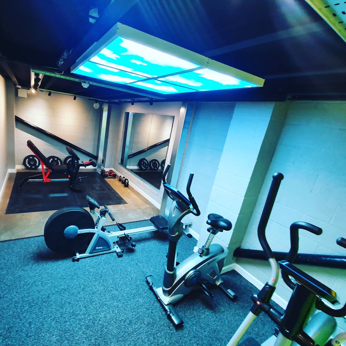 Our gym is taking shape now, just a couple more additions we're waiting on!

How many storage facilities can say they offer their customers a free place to work out, as well as tea/coffee making facilities and meeting room? 😅

#thestorageteam #goingtheextramile