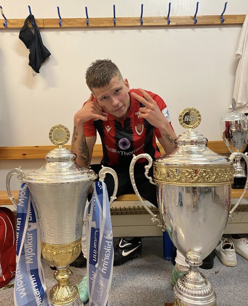 godidreki's tweet photo. Eftir að Logi lagði ísbúðardrauminn á hilluna þá fóru titlarnir að raðast inn🏆🥇@vikingurfc https://t.co/uP3uoS3268