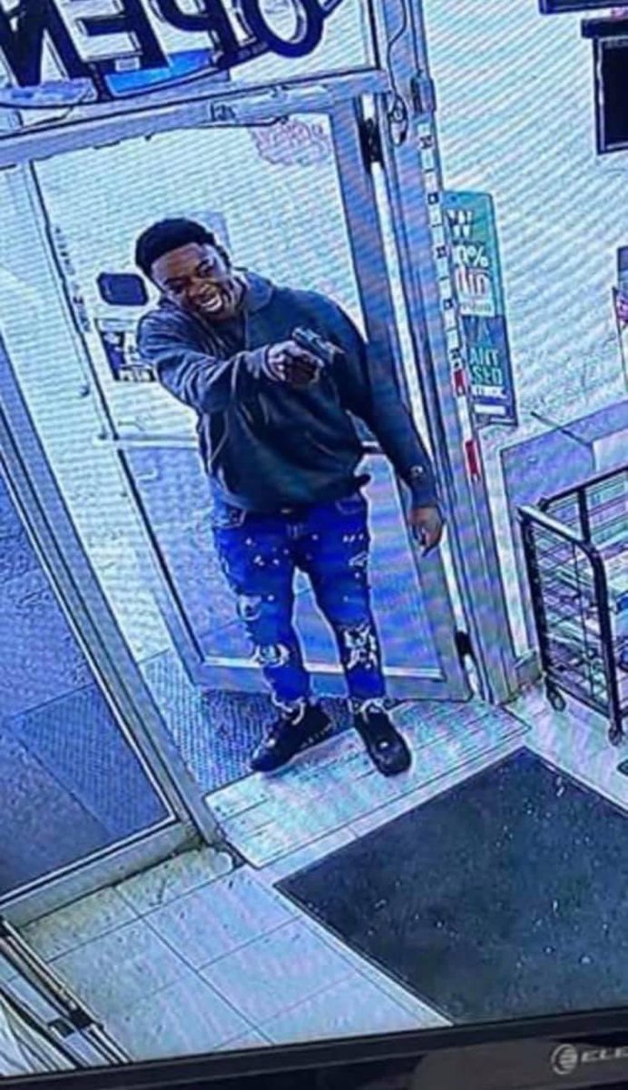 DetectiveDrip_'s tweet image. He so happy to catch this opp 😂😂😂