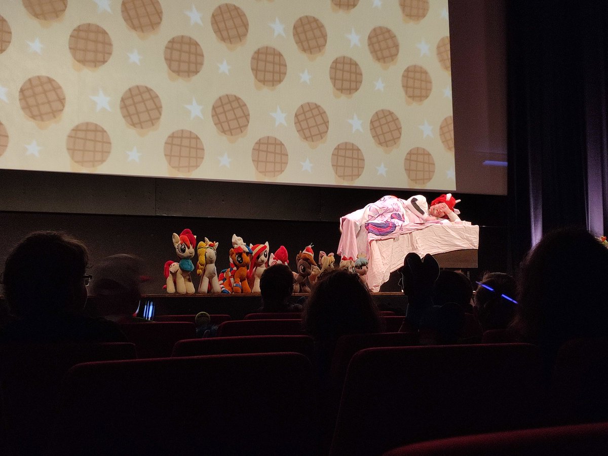 Had a fun weekend <a href="/PonyConHolland/">PonyCon Holland</a> in Zeist.