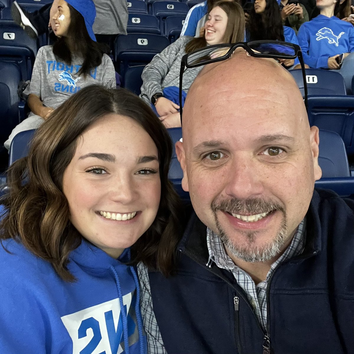 BeshkeThomas74's tweet photo. #OnePride https://t.co/Q9pRWnW0QR