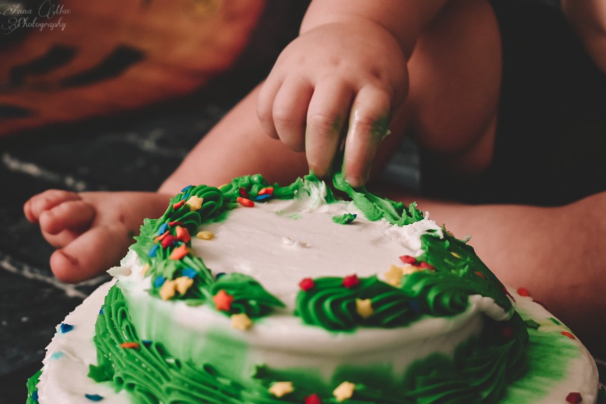 kgoettsch4's tweet photo. i’d say that the cake smash was a success https://t.co/BGe2xG5zo7