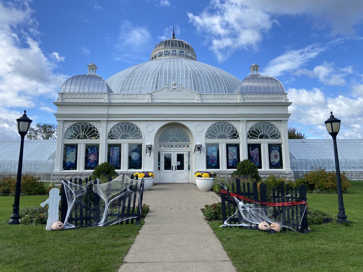 BuffaloGardens's tweet photo. #BOOtanical is on until 4pm today and again next Sunday! Get your tickets now at https://t.co/LAipyx7z9f https://t.co/bnhOuALb63