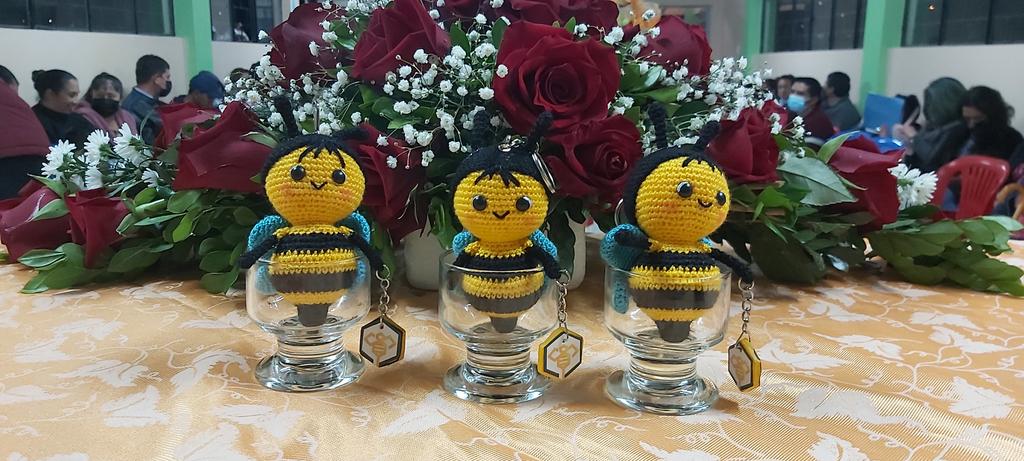 HaileySteath's tweet photo. Hi folks, Continue to follow me on these sites. Great things are happening. Stay tuned for details.
@beessocialespan @ArnoldDoobay @wegobattle  in facebook bees social en español. https://t.co/gKaarUUkJg