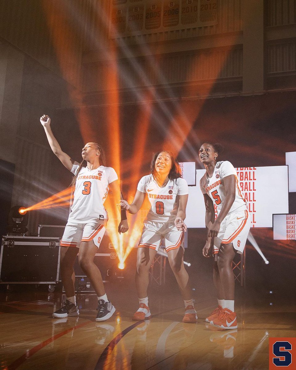 Step into the light and SHINE ✨
#ncaaw x 📸 <a href="/CuseWBB/">Syracuse Women's Basketball</a>