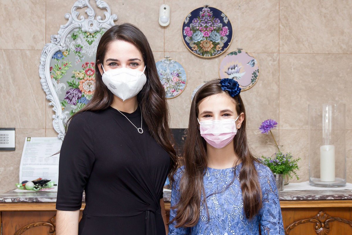 GALERÍA| Carmen y Nerea ya han elegido los colores de sus espolines ‘Fallera Mayor de València’ buff.ly/3n5nuEo