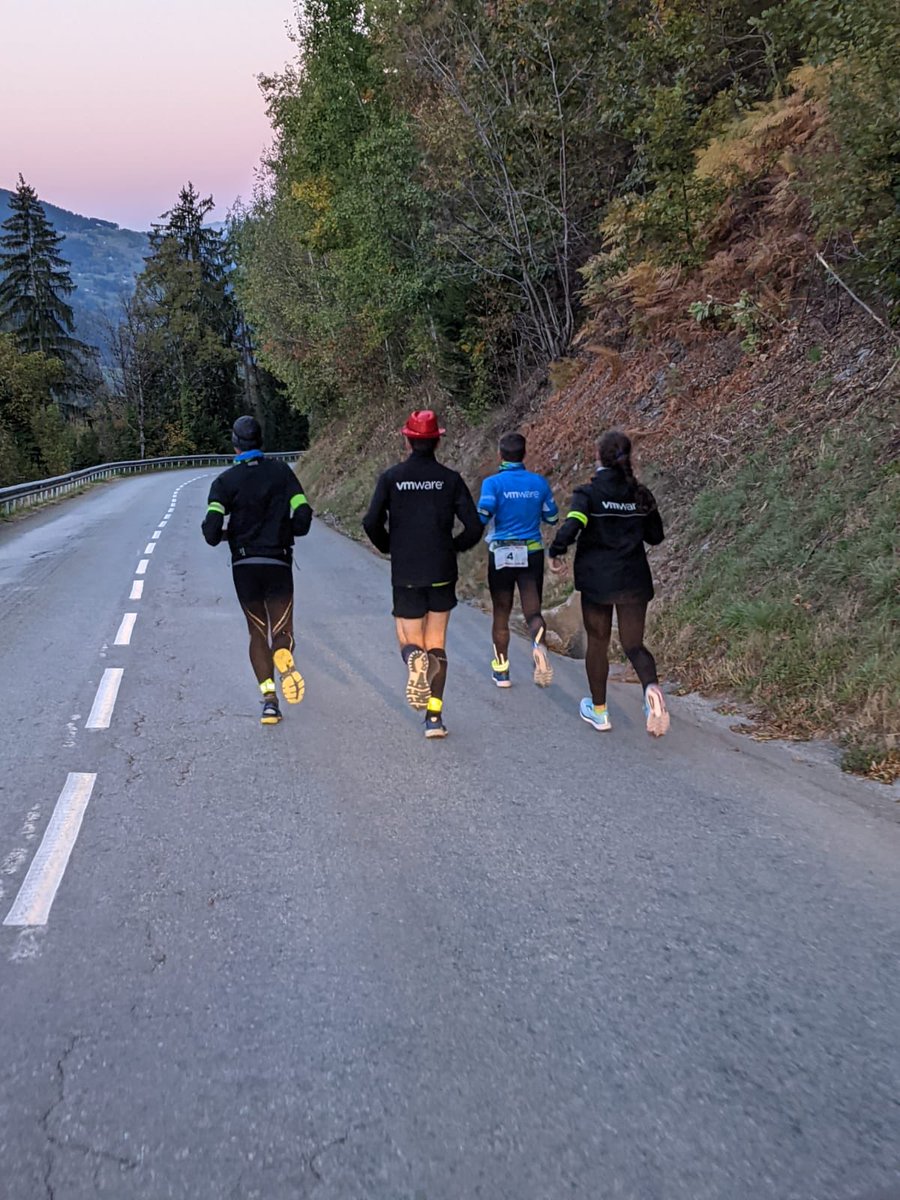 Les étapes de la #CDC21 dans les Alpes sont magiques! Melange de coureurs, soleil levant mêlé de brume, bol d’air pur !
