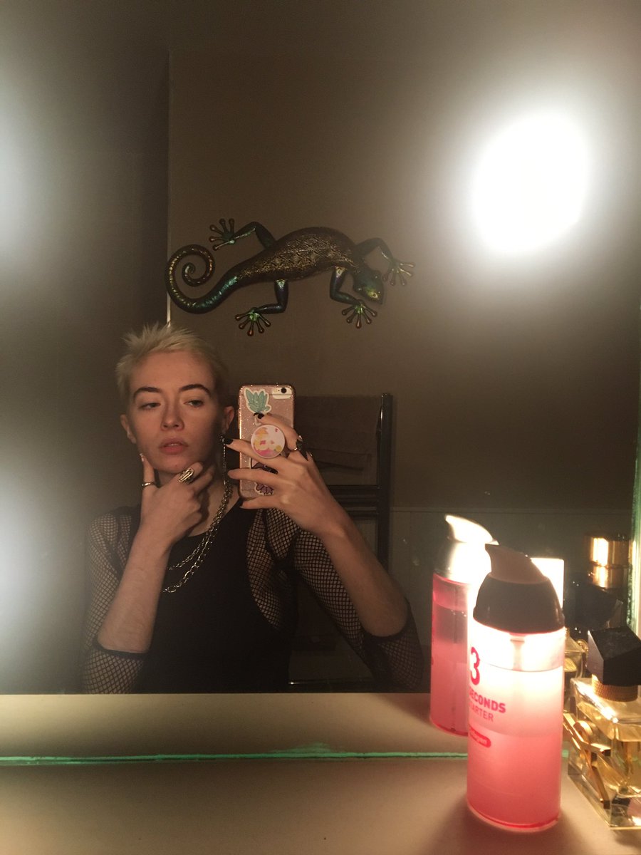 ella (perfect) tweet media