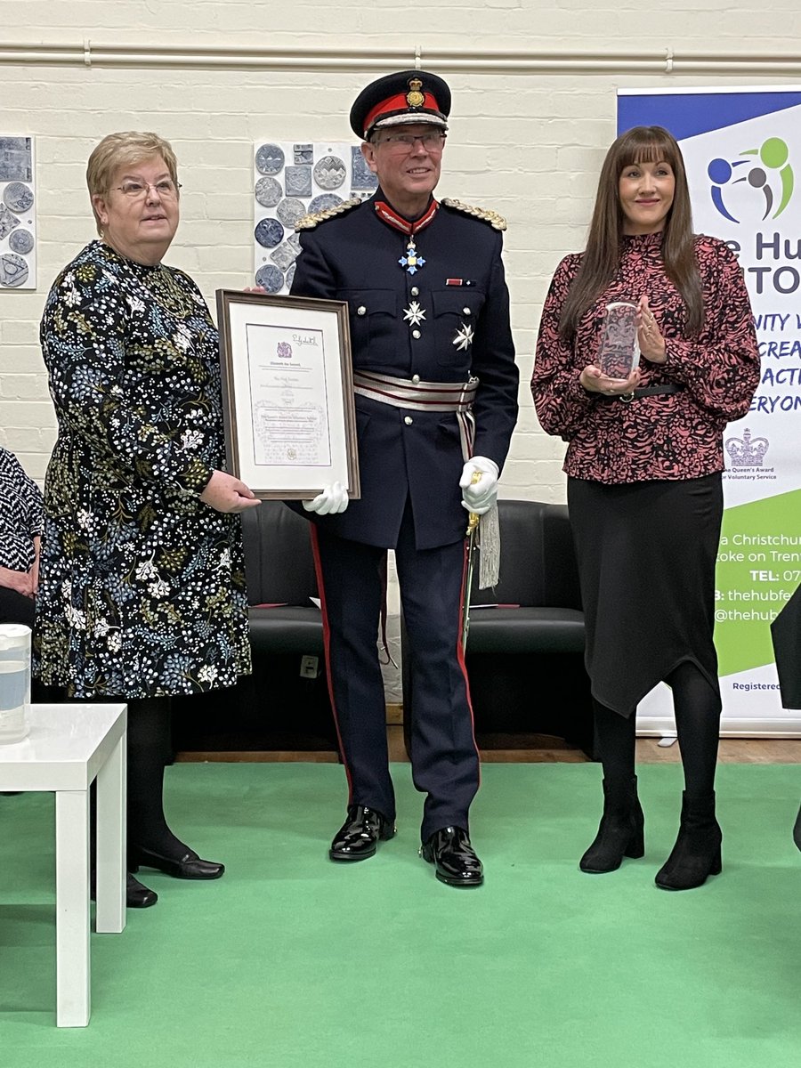 HM Lord-Lieutenant of Staffordshire Mr Ian Dudson CBE KStJ was pleased to present ⁦@QueensAwardVS⁩ to the wonderful volunteers ⁦<a href="/TheHubFenton/">The Hub, Fenton</a>⁩ this afternoon. #QAVS
