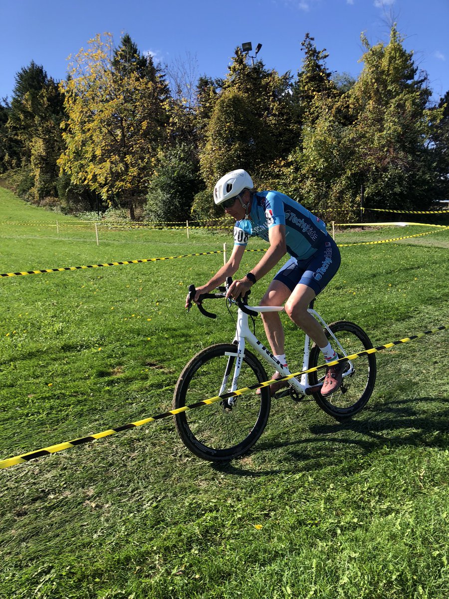 ontariocycling's tweet photo. E3 & M2 Men in action at OCup #4 π΄ββοΈ #OCACX https://t.co/Fxs9BPL3zM