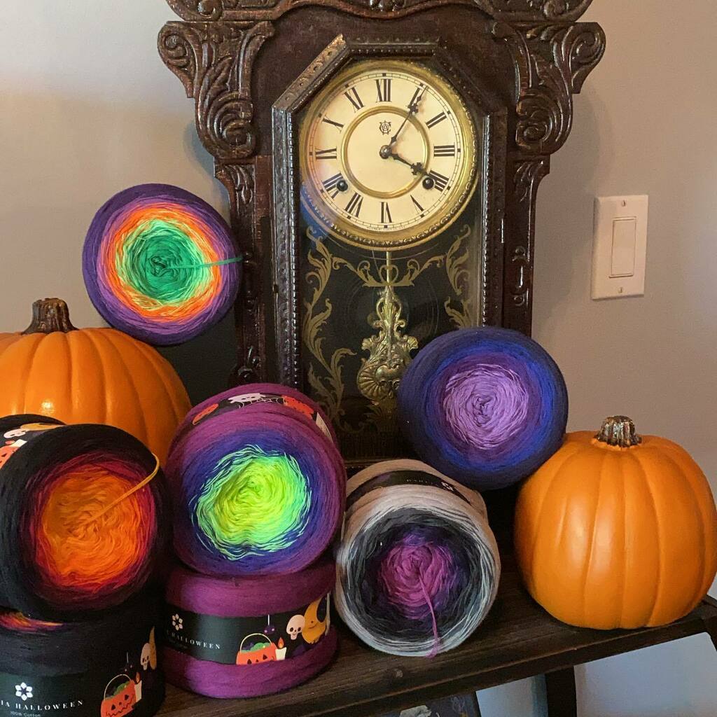 RecklesStitches's tweet photo. Yarn can be Halloween decorations right?
@hobbii_yarn @halloweenaddictionn @halloween @yarn https://t.co/9z5WHvgZQp https://t.co/tVtgeVagG4