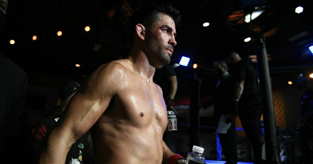 Dominick Cruz buries hatchet with Monster, ‘completely open’ to charity fight with Hans Molenkamp 

#UFCvegas35 #UFC265 #UFC266 #UFCFightnight #MMA #UFC https://t.co/IfmNnDmp63