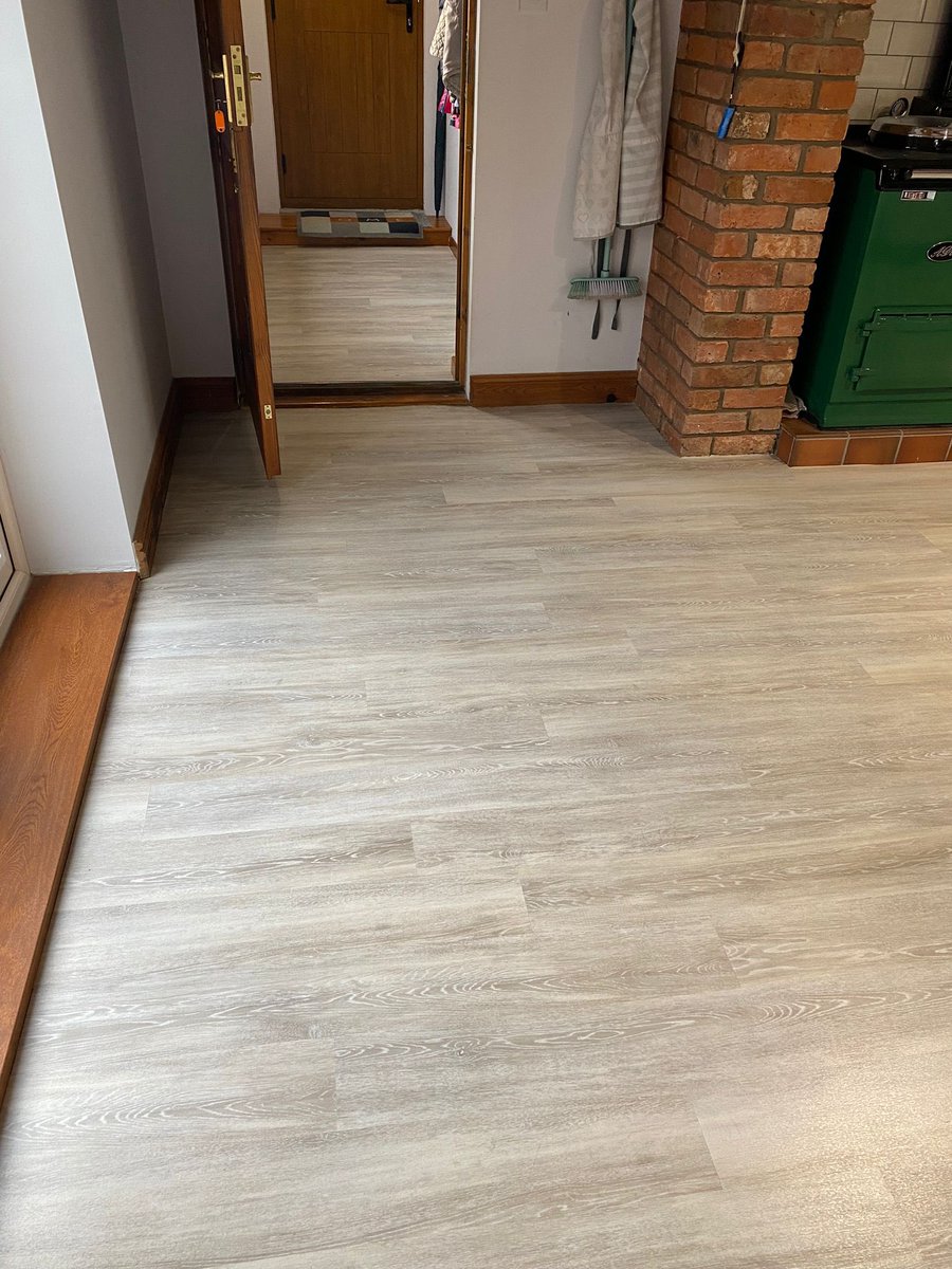 Luxury vinyl planks supplied and fitted to a kitchen and hallway recently - looks fantastic - easy to maintain, warm underfoot non-slip, just a few of the qualities of luxury vinyl. Call for a free quotation 01244 291900 #luxuryvinylspecialists #chestertweets