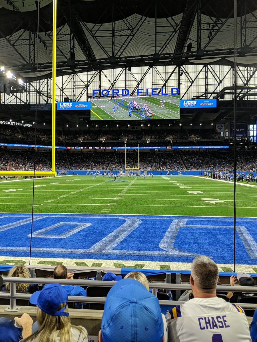 KYLOBYLO's tweet photo. Who's here? https://t.co/bBNMdq2dti