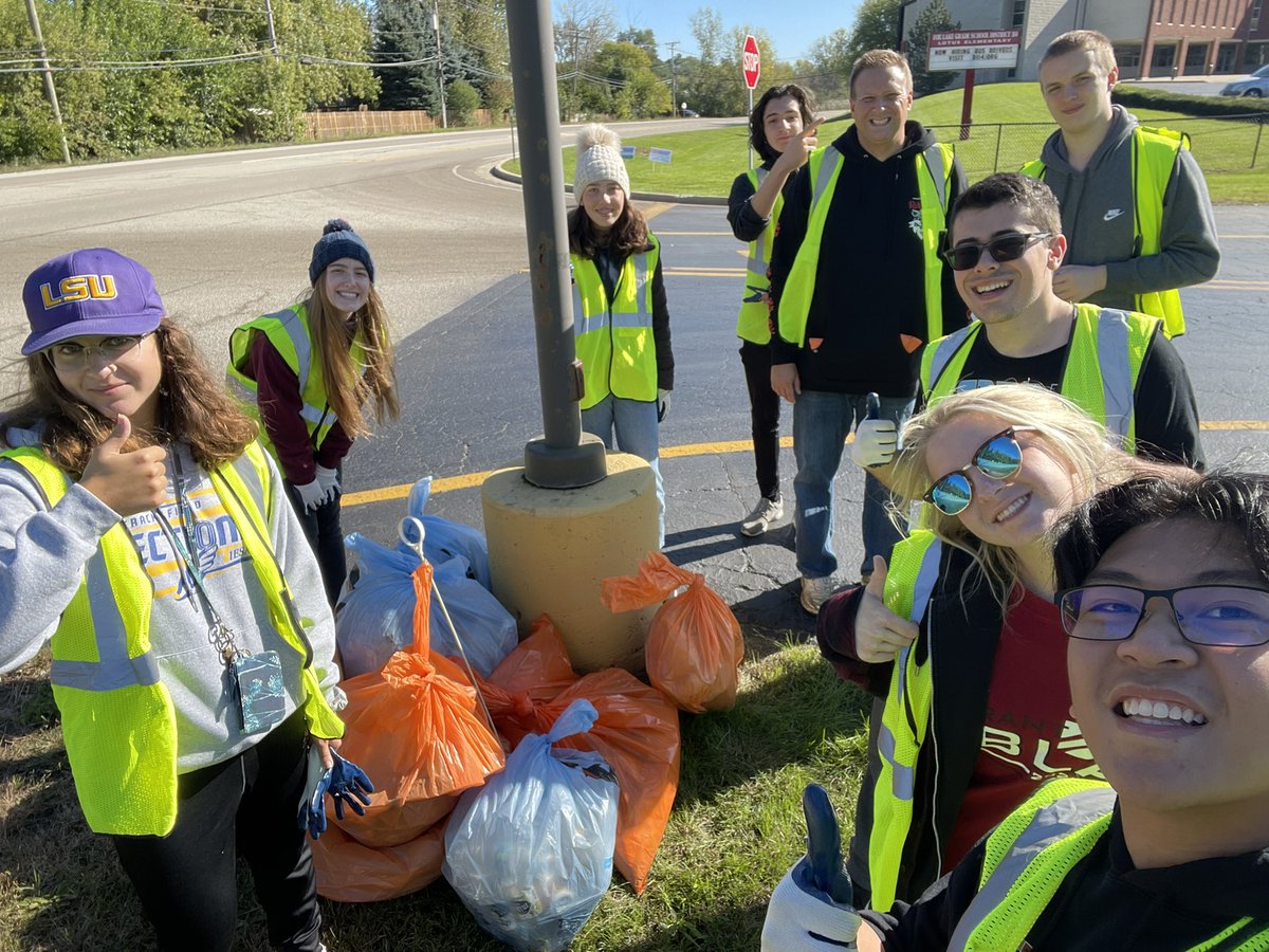 grantdawgsfbla's tweet photo. Thank you to all of our business bulldogs who participated in our roadside cleanup service! 😎⚠️ #joinfbla https://t.co/Q5OdmoglZh
