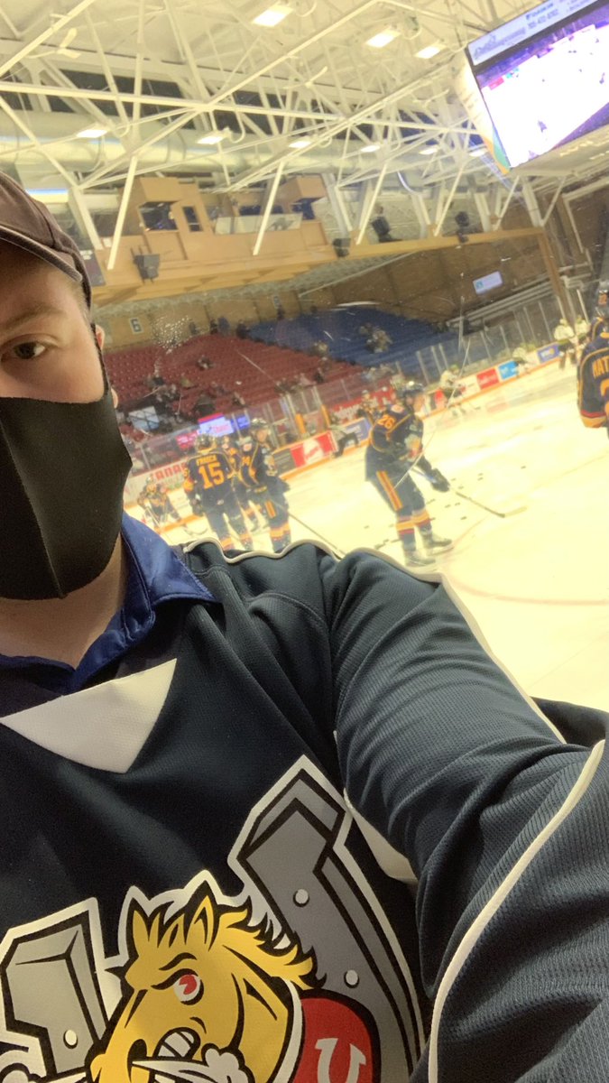 Great to be back on the road watching the <a href="/OHLBarrieColts/">Barrie Colts</a> but this time helping with the broadcast of the hockey game. #backinthesaddle