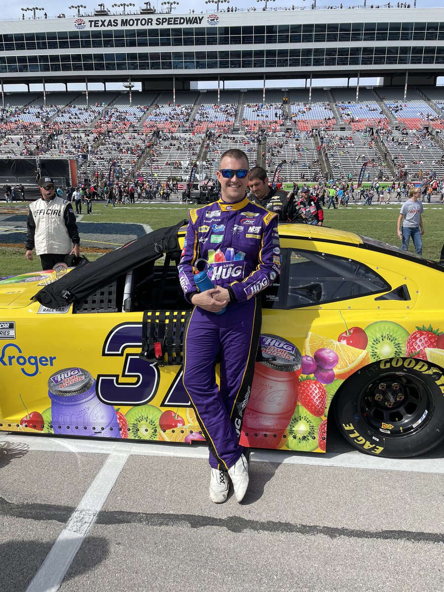 HYAKMotorsports's tweet photo. Almost go time @TXMotorSpeedway!
@RyanPreece_ | #LittleHug | @kroger | #AutotraderEchoPark500 https://t.co/NNLcBGVcj4