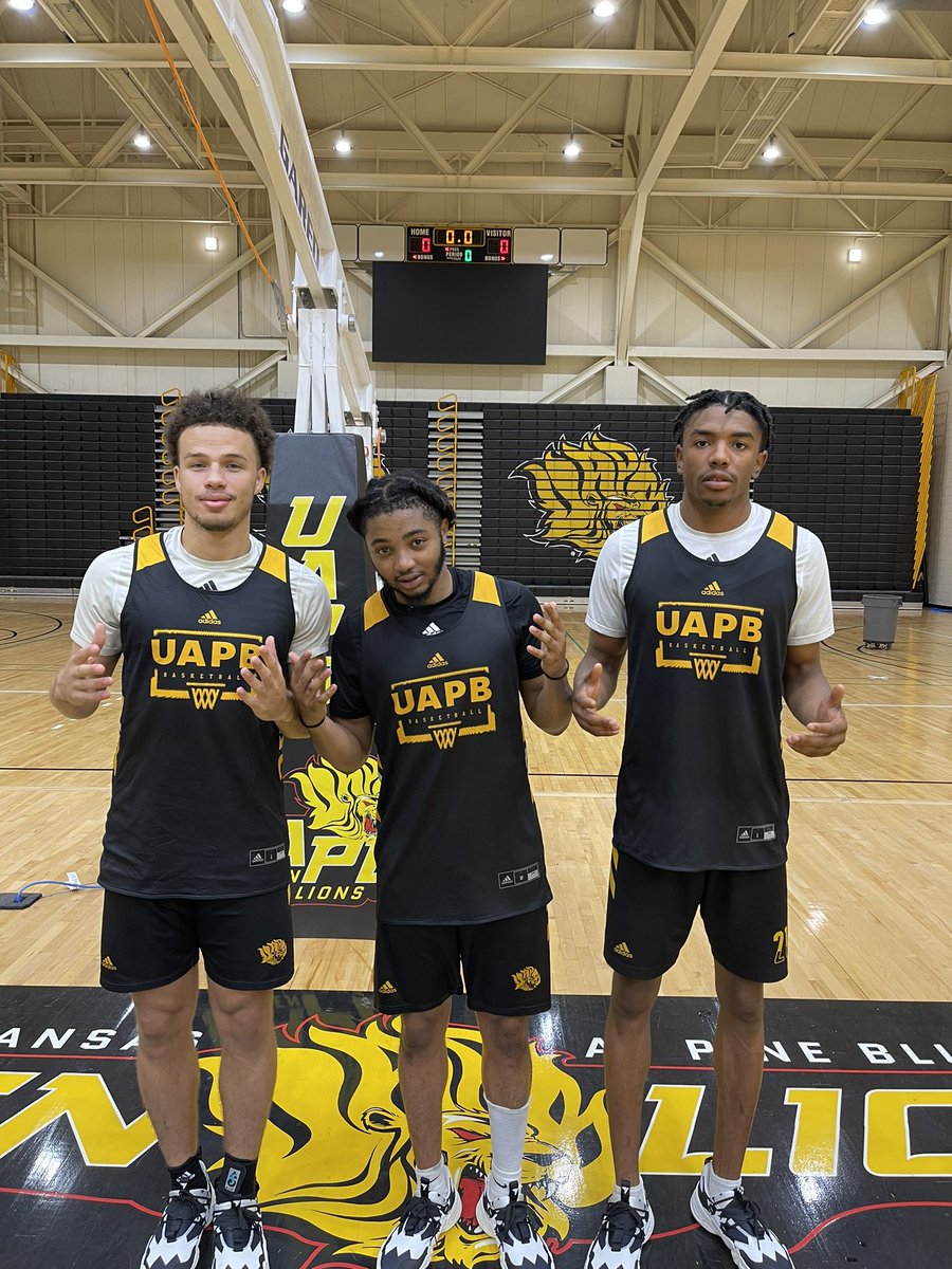 Maumelle in the house - Brahm Harris, Shawn Williams and Dreshaun Doyne going to have a big year at @UAPBMBB this year!!!  <a href="/HarrisBrahm/">Brahm Harris</a> <a href="/3ShawnWilliams/">Shawn Williams</a> <a href="/DreshaunDoyne1/">Dreshaun Doyne</a>