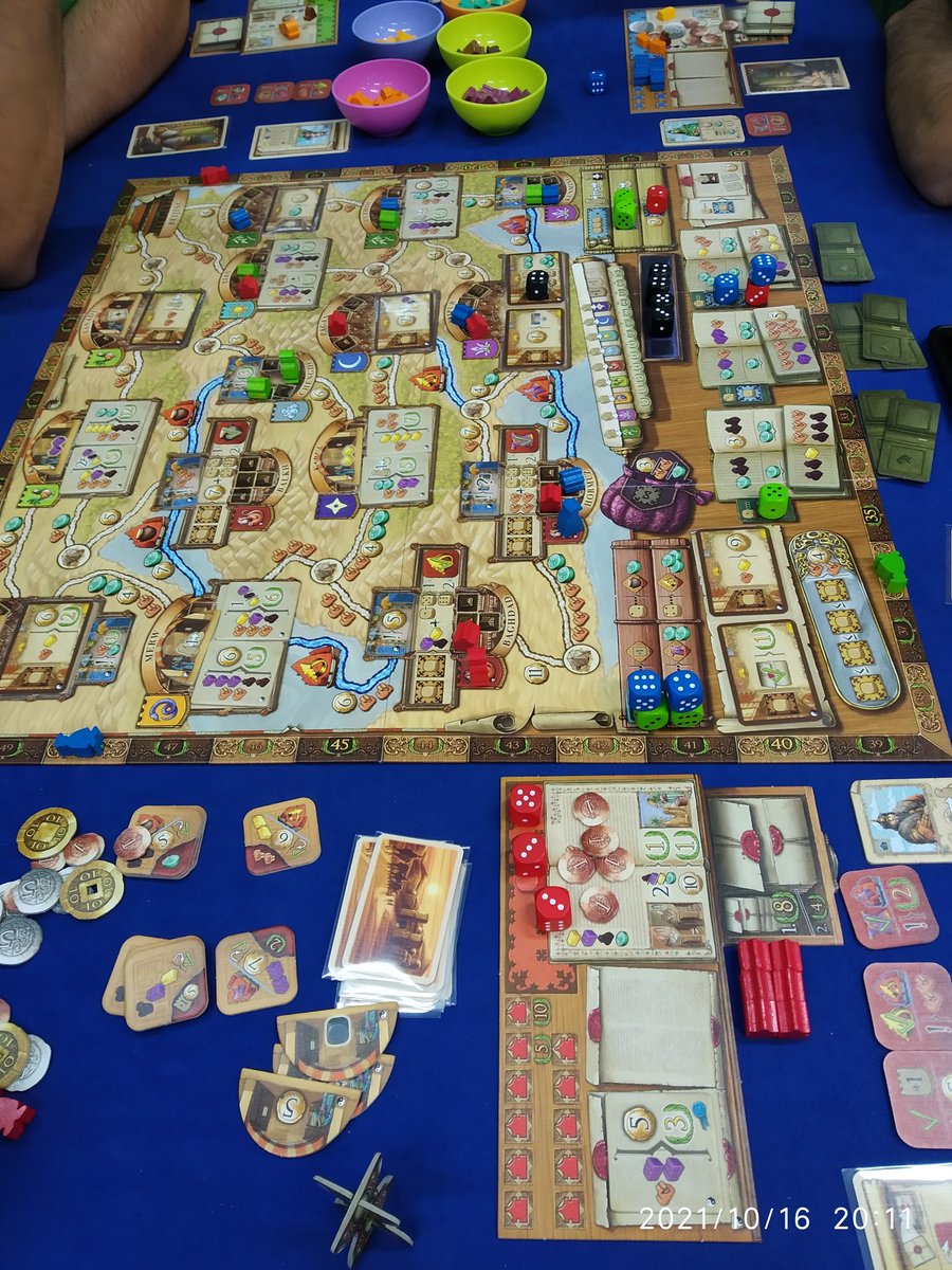 CirculoIsengard's tweet photo. Ayer por la tarde segunda jornada de @OFMALCALA El Jugon de los Anillos, muchas partidas y nuestro Marrakech gigante.

Os esperamos en la próxima.
#circuloisengard #juegosdemesa https://t.co/qssNGcAD22