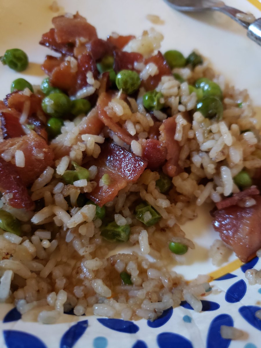 ADavidW13's tweet photo. Had to try my fried rice before continuing on with meal prep for the week. https://t.co/eQ2w44tBlP