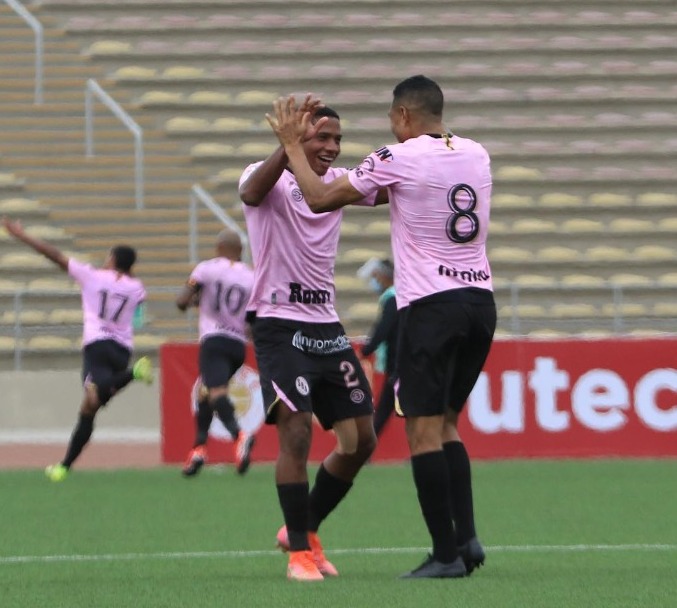 Empate de Cienciano (1-1 vs AUH) y derrota de Ayacucho (0-1 vs SC) favorecieron a <a href="/sportboys/">Club Sport Boys Association</a> que busca clasificarse a la Copa Sudamericana 2022.

6 SBA 35ptos (+2)
7 Cienciano 34ptos (+4)
8 Ayacucho 34ptos (+2)
---------------------------
9 Mannucci 32ptos (-1)
10 UTC 30ptos (-7)