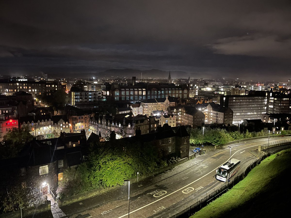 lewis 👻 tweet media