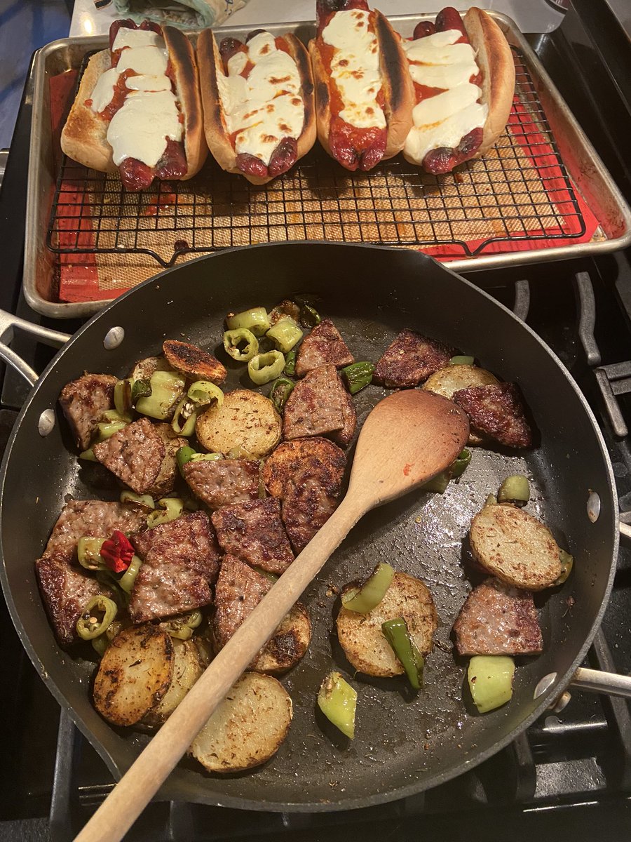 lbro878's tweet image. Sunday is normally a great dinner. Not that tonight was different, it was just more low key. #PizzaDogs &amp;amp; pepper, sausage and potatoes as our side. A major craving satisfied @lemonmomcanada @InHouseCook1 @mattyrock2k @pghliquorsnob @McBrideWriter @BuckyChaser