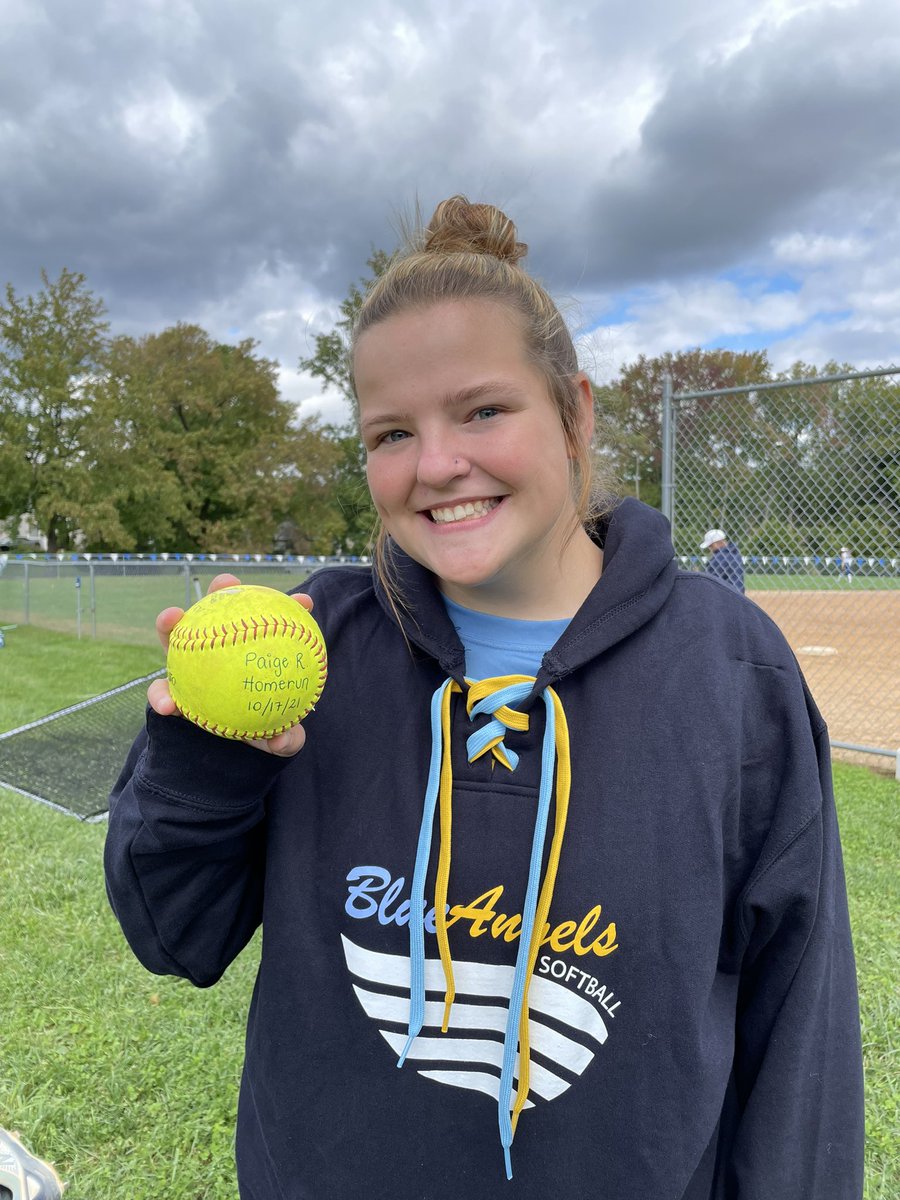 blueangels_fast's tweet photo. @paige6ross with the homer today as our 18u went 2-0 in a Round Robin 😇 https://t.co/ZopxykI2Sl