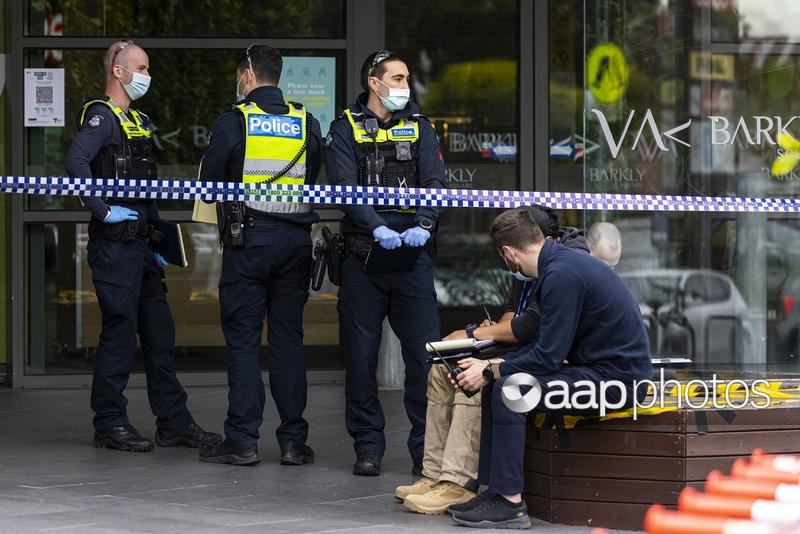 Pix: Shopping Centre Stabbing Melbourne https://t.co/80yhsel6EA https://t.co/gsM2h75m3g