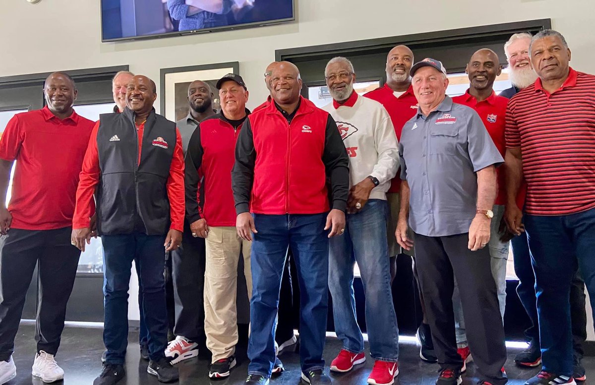 Deron Cherry Foundation tweet media