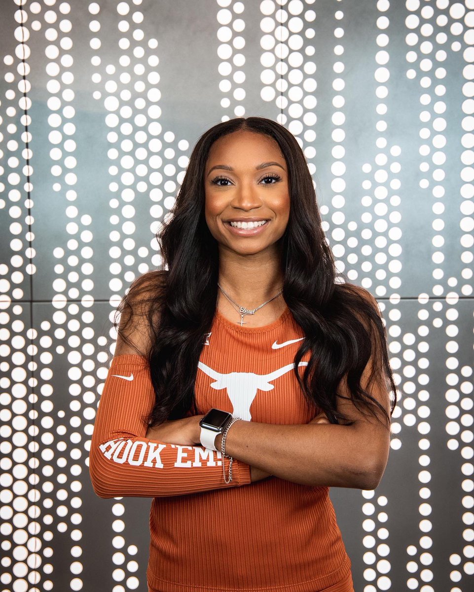camrynn_dickson's tweet photo. That’s a wrap on OV 3 #hookem 🤘🏽🧡 https://t.co/kafXsxMqIe