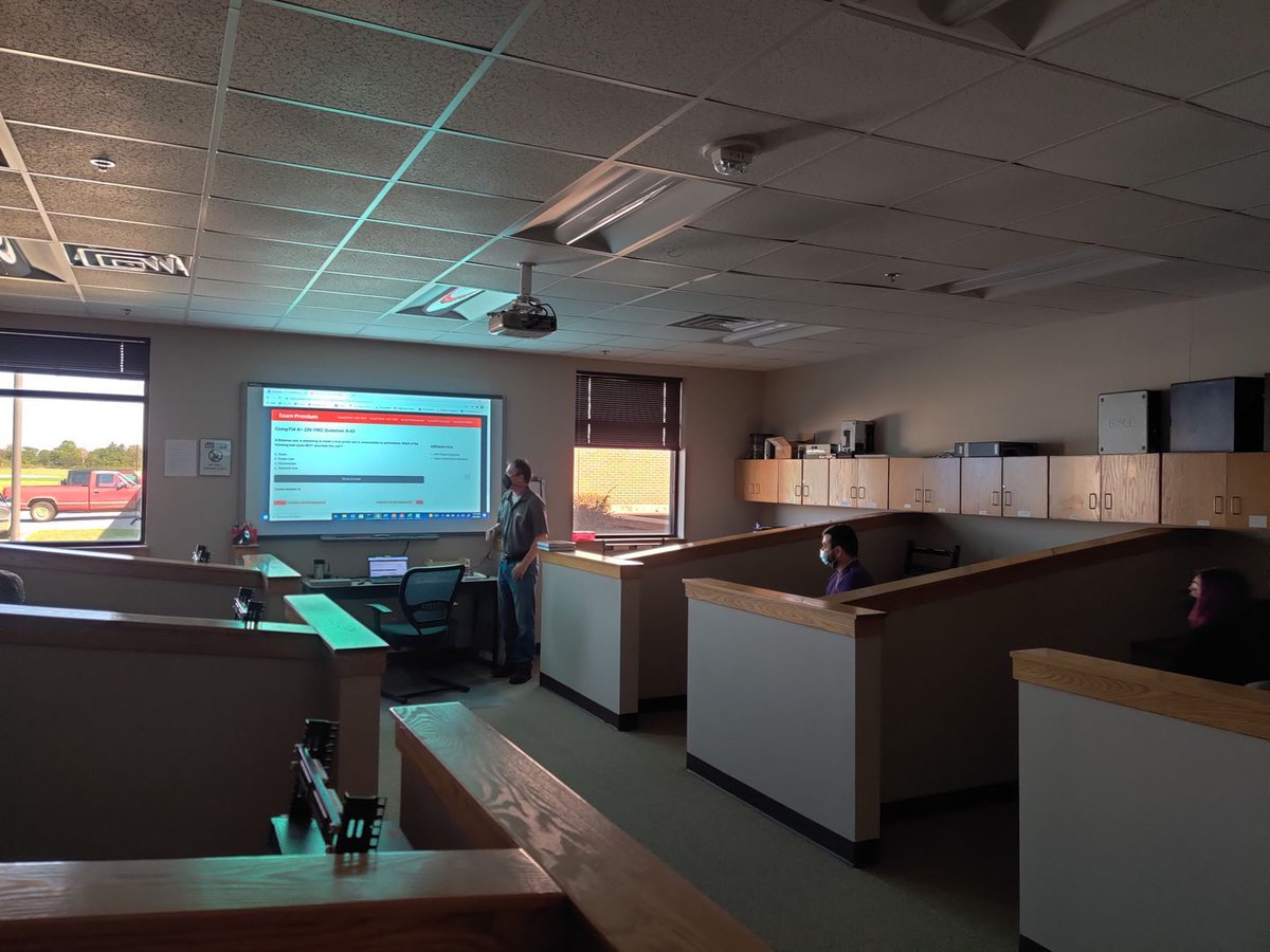 ASUNewport's tweet photo. Great to see workforce partnerships in action! ASUN partners with the @NEDCNewport Tech Depot to provide educational support and training. Learn more about the Tech Depot --> https://t.co/SdILXAiiRJ
#ASUNewport #technology #Workforce #WatchARwork https://t.co/s4aCN91D59
