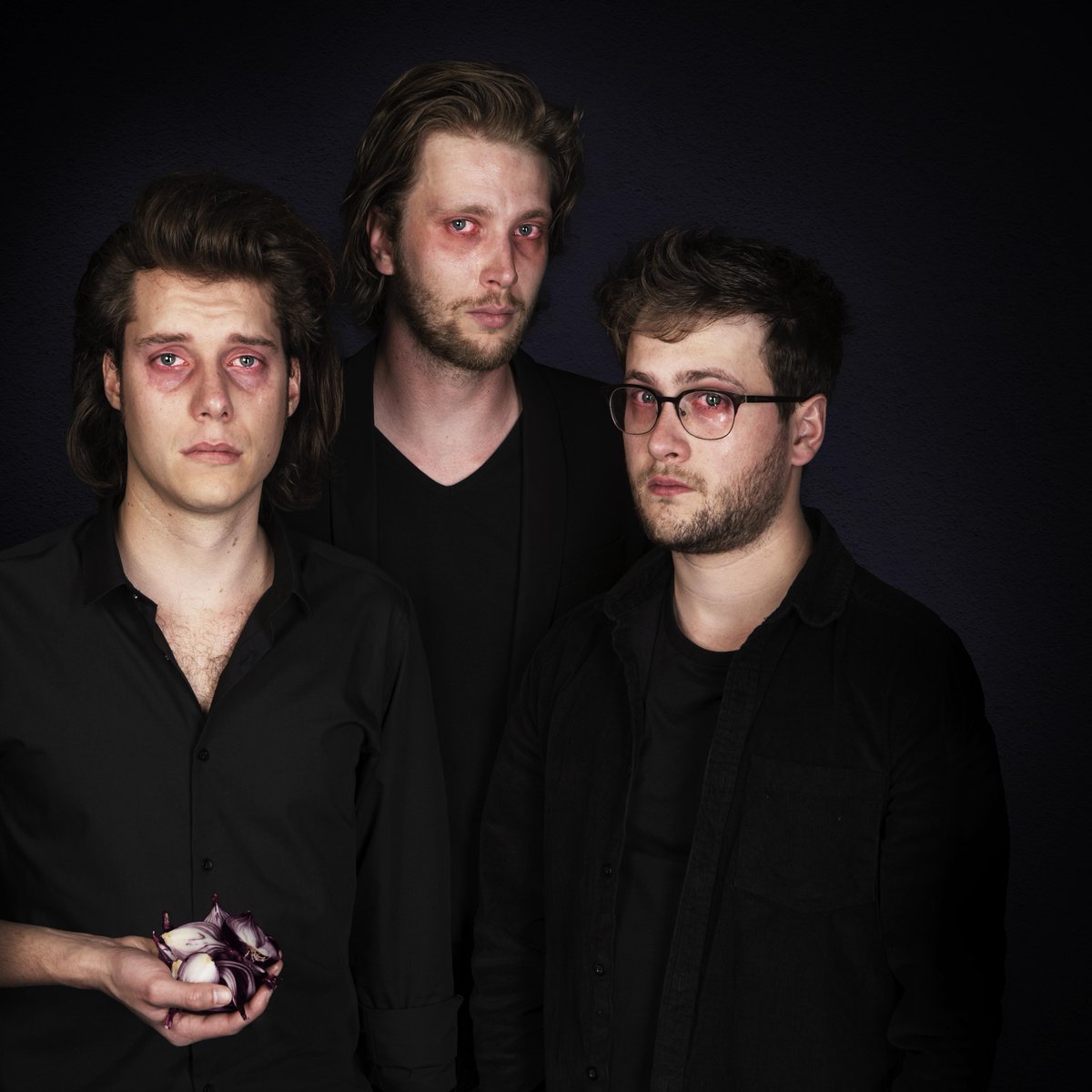 Cabaretgezelschap Jeroens Clan is niet voor al te tere zieltjes | recensie dlvr.it/S9lt6P