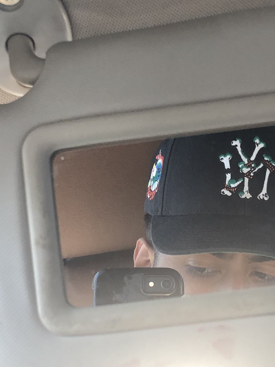 youtu.be/fpgr4pCkK7Q
What up! I’m back Twitter 🤘🏾Check my latest short film. It’s about murder…..🔪
#MURDERONTHEHILL 
#theoffseasontour 
#Jcole