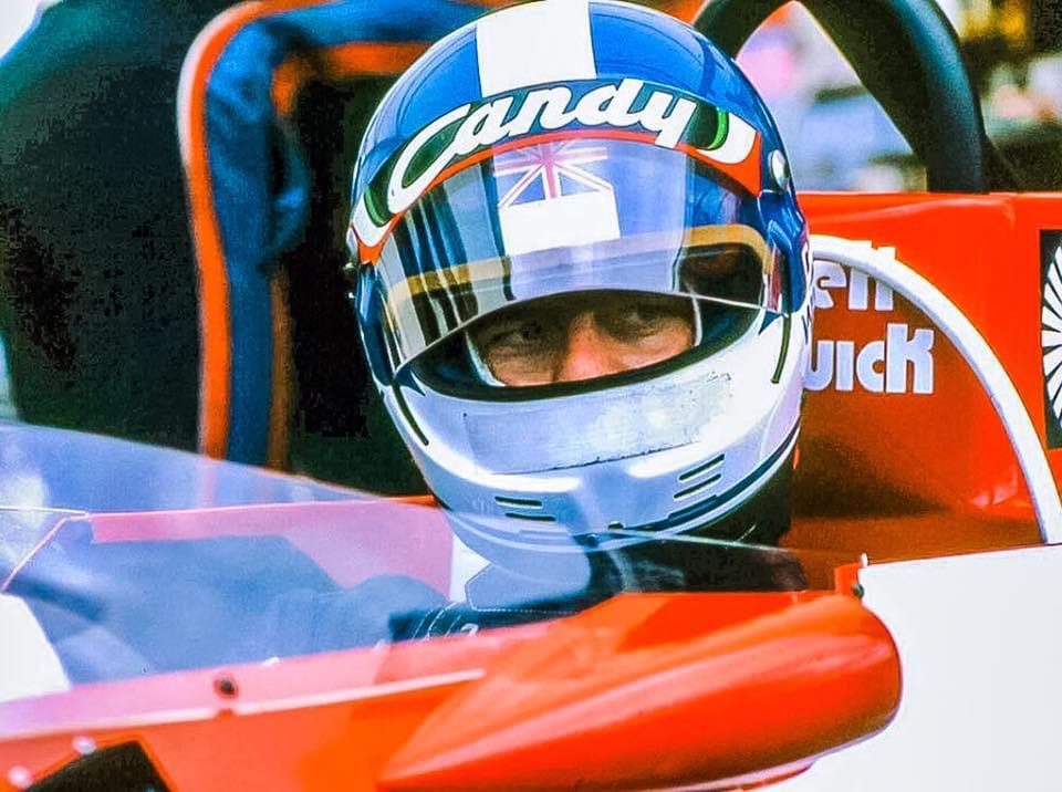 I took these photos of Gilles Villeneuve, Nigel Mansell &amp; Derek Warwick forty years ago today on the grid at Las Vegas, prior to the start of the 1981 Caesar’s Palace GP

Sadly, it proved to be the last chance I’d ever have to take a photograph of Gilles...

#F1 🇨🇦🇬🇧🇬🇧