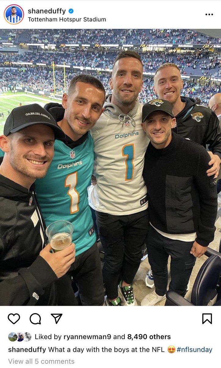 jamesbroad1711's tweet photo. Picture from #ShaneDuffy Instagram
There is a United squad of players #instagram #BHAFC #NFL #MiamiDolphins https://t.co/AbI4WuavYc