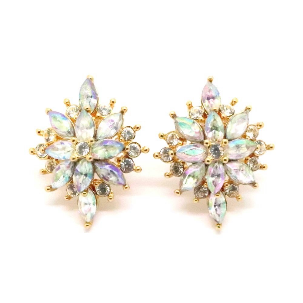 QueeniesBazaar's tweet photo. - Vintage Rhinestone Cluster Earrings
- Vintage Black Enamel and Crystal Earrings
#vintagejewelry #vintagejewellery #vintageforsale #giftideas #giftsforher #womaninbiz #shopsmall #supportsmallbusiness #VintageRTs #PromotingVintage https://t.co/rH3JFewo6R