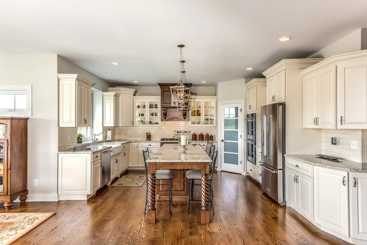 8 Elements of Classic Kitchen Style. For this timeless style, go with white or cream cabinetry, simple architectural details and high-quality materials. A great read at Houzz. 

ow.ly/eQpT50GsLim