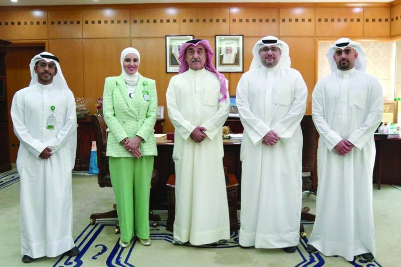 kuwaittimesnews's tweet photo. KFH signs strategic partnership deal with PAAAFR https://t.co/KLWfPnULn0 via @kuwaittimesnews
#KFH #PAAAFR https://t.co/foNPbzUR5f